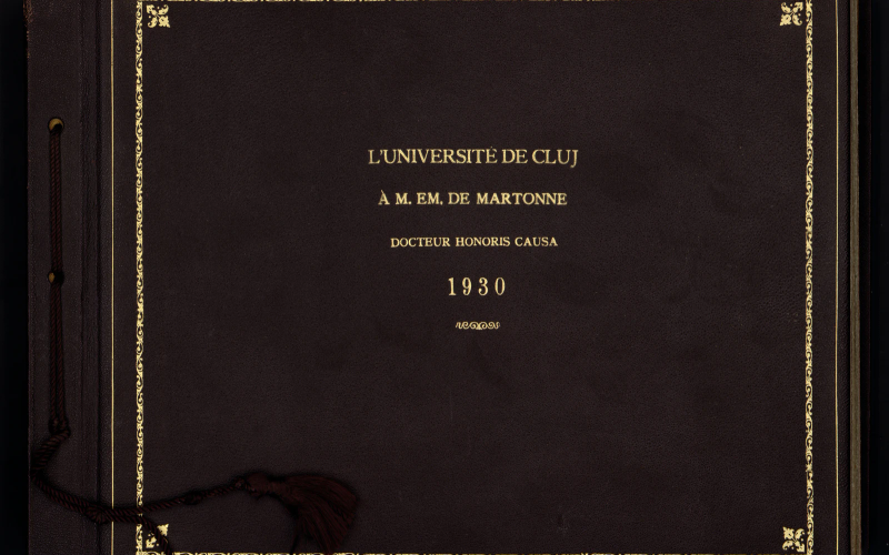 Couverture de l'album photographique offert à Emmanuel de Martonne par l'Université de Cluj en 1930