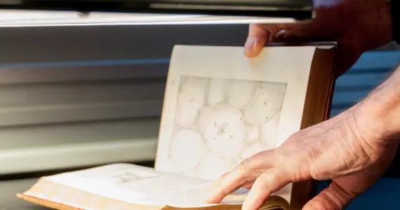 Atelier de restauration de la Bibliothèque interuniversitaire de la Sorbonne
