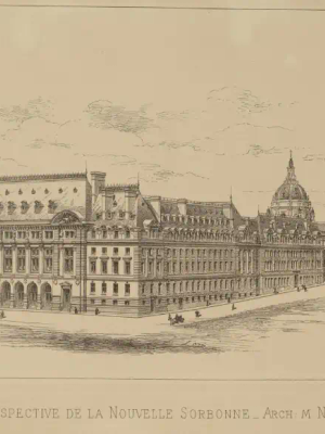 Vue architecturale de la façade à l'angle de l'actuelle rue des Écoles et de la rue de la Sorbonne : coupe sans les bâtiments qui font face à la Sorbonne, de chaque côté de la rue : impression d'une grande esplanade, avec des personnages qui marchent et une calèche.