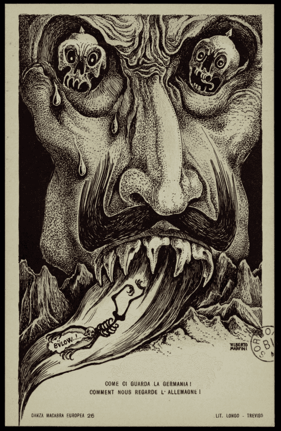 Carte postale en noir et blanc d'Alberto Martini : visage monstrueux aux globes oculaires en forme de crânes plongeant un regard menaçant sur un squelette minuscule (Bülow) happé par une langue bestiale, rochers et gouffre sombre en arrière-plan.