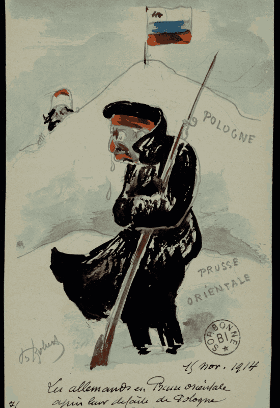 Carte aquarellée satirique de Robert : soldat allemand transi pleurant dans un paysage enneigé de Prusse orientale, drapeau russe planté sur une colline en arrière-plan, légendée « Les Allemands en Prusse orientale après leur défaite de Pologne, 15 nov. 1914 ».