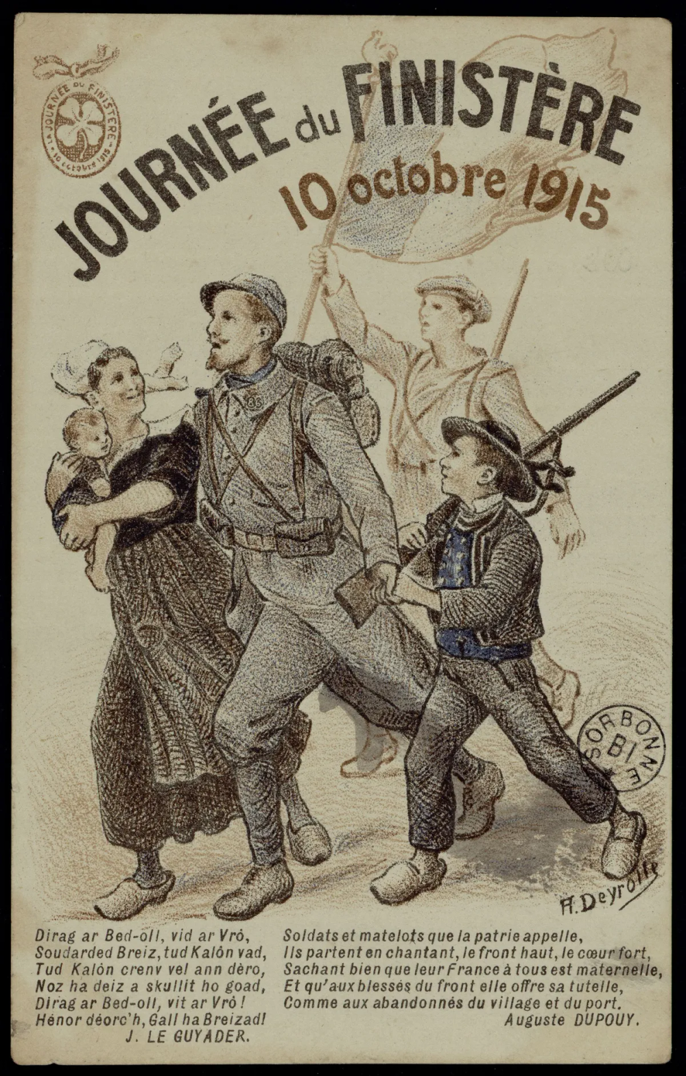 Carte postale : un soldat en capote bleue partant au front est encadré d'une femme portant un bébé dans les bras et d'un jeune garçon en costume breton portant un fusil sur l'épaule. Un homme brandit le drapeau français à l'arrière-plan. Poèmes en breton et en français en bas.