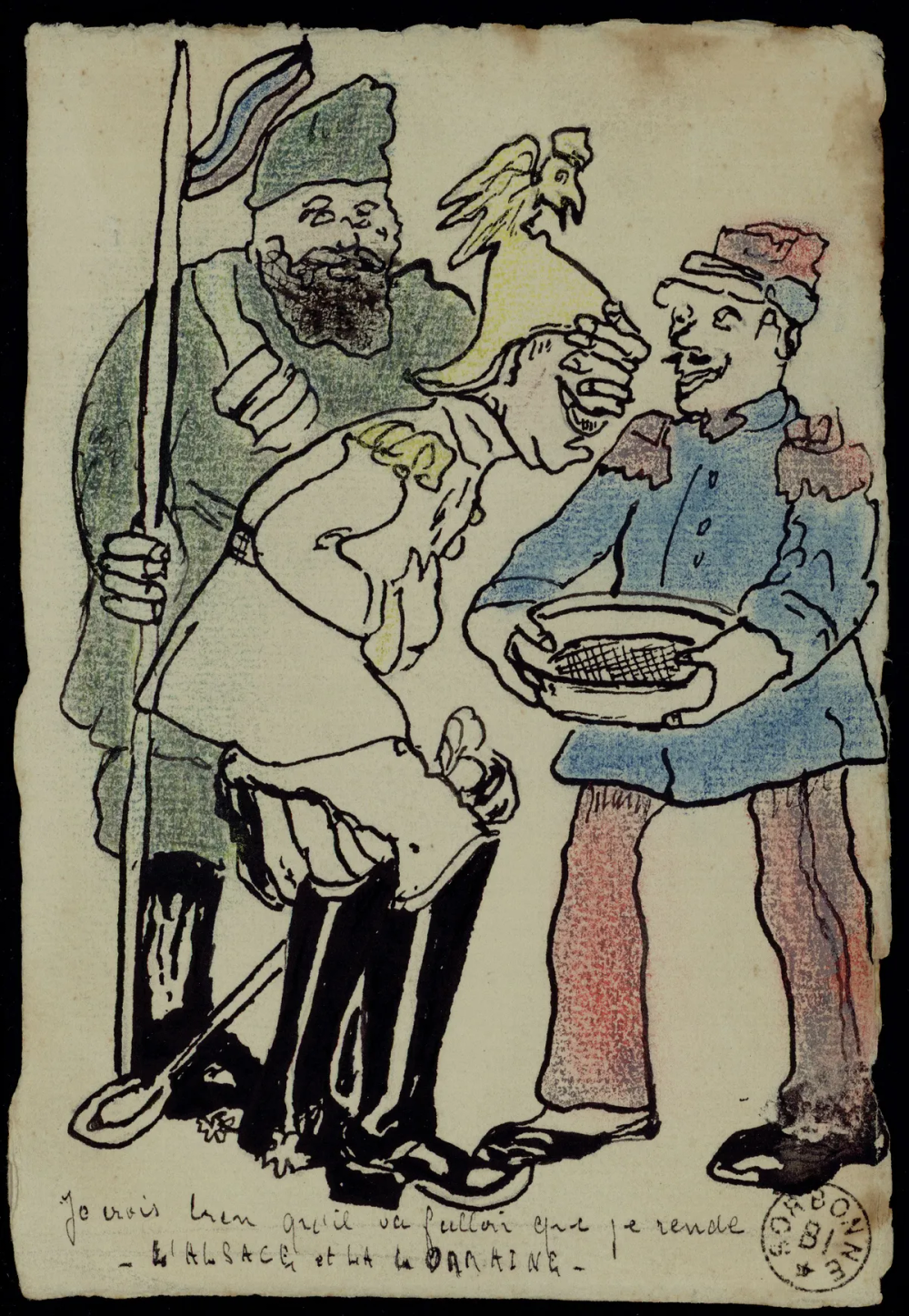 Carte aquarellée : un gros soldat russe barbu met sa main sur les yeux d'un officier allemand en uniforme et casque à aigle, qui se tient courbé, la main sur le ventre, au-dessus d'un récipient tendu par un soldat français en uniforme bleu et rouge.