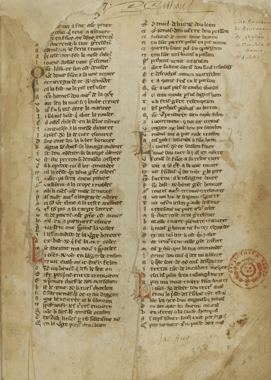 Texte manuscrit en français médiéval sur deux colonnes avec un tampon rouge indiquant Bibliotheca regia.