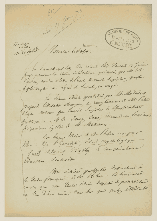 Page avec texte manuscrit à l'encre noire et tampon bleu de l'académie de Paris.