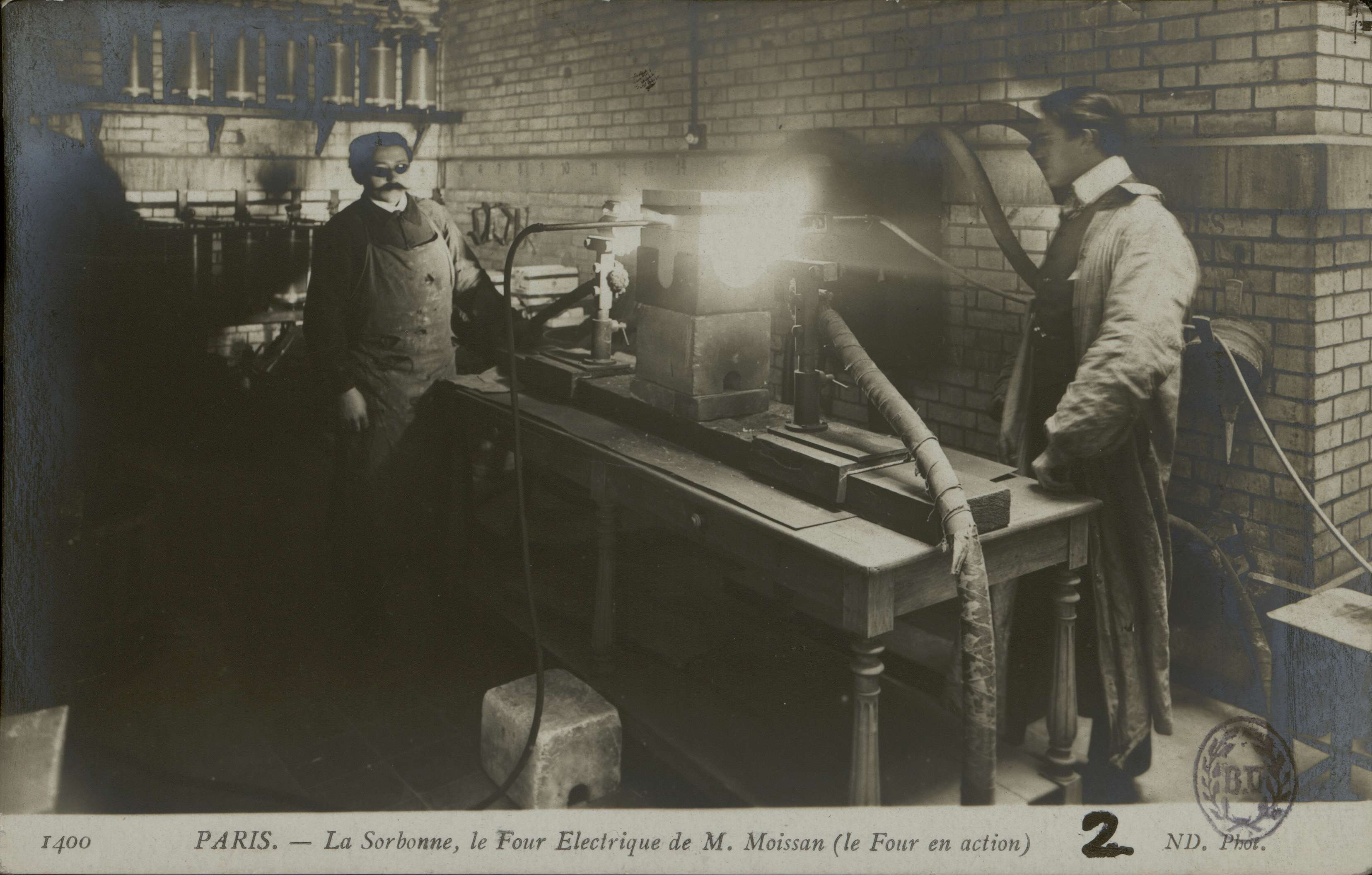 Vignette de la collection "Dans les laboratoires des facultés" (source : ark:/15733/5hc)